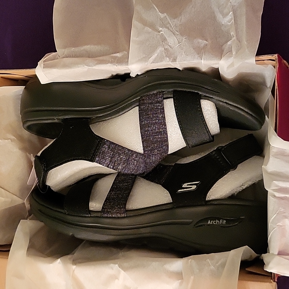 SKECHERS®  Arch Fit Cross Band Sandal